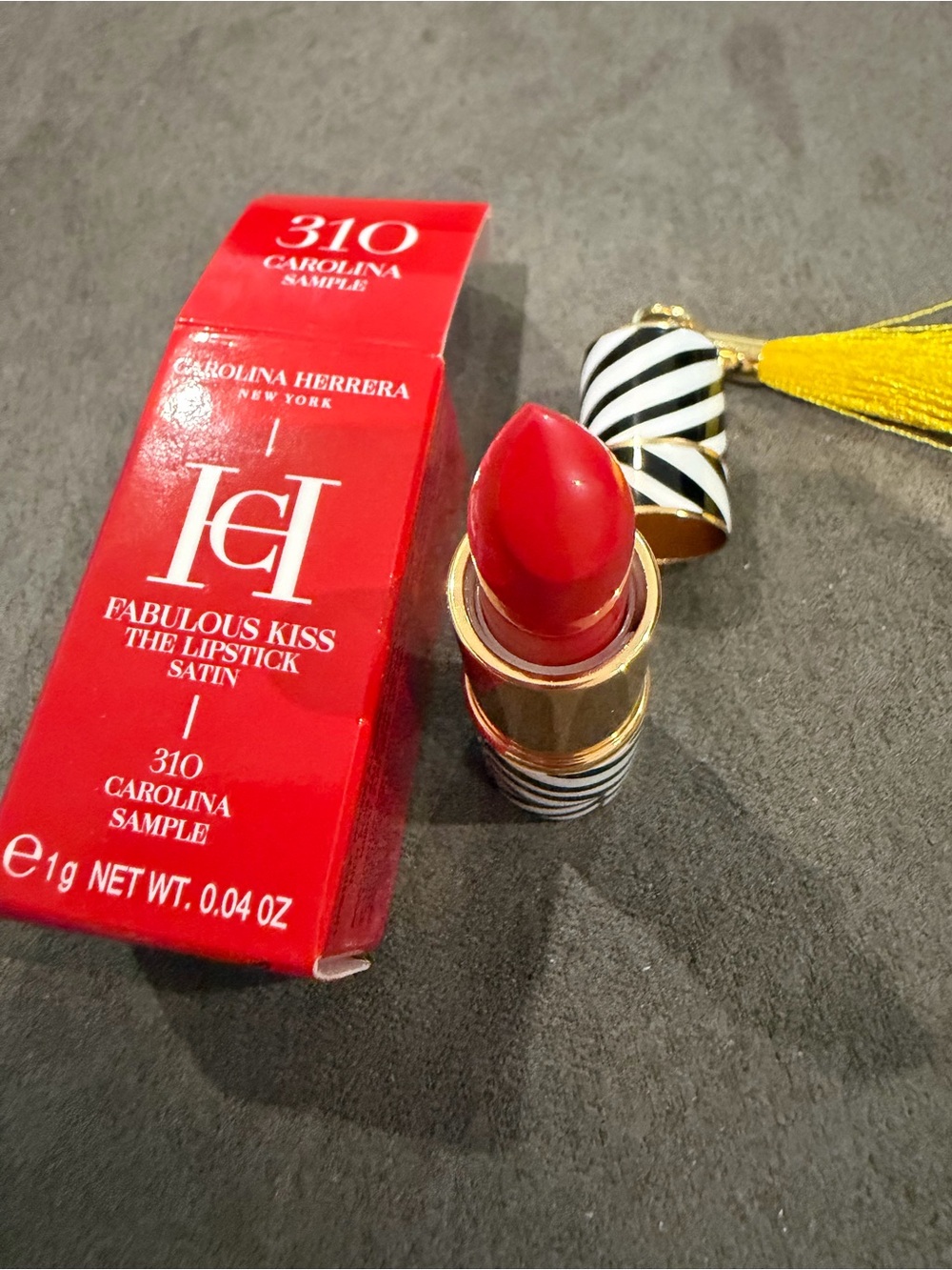 Carolina Herrera Fabulous Kiss Satin Lipstick - 310 Carolina (Red) mini